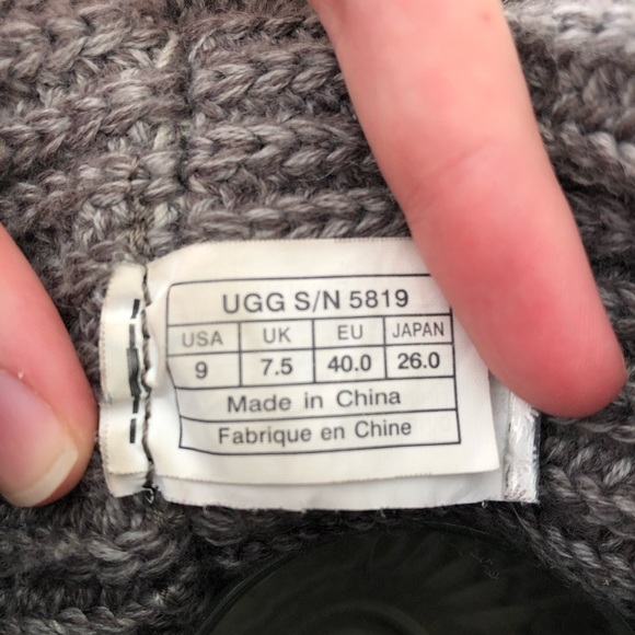 Grey Knit Uggs - Picture 4 of 5